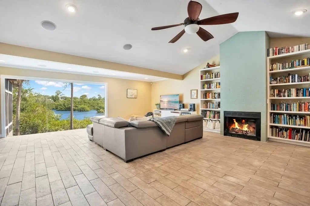 3858 Shore Boulevard Oldsmar FL 34677