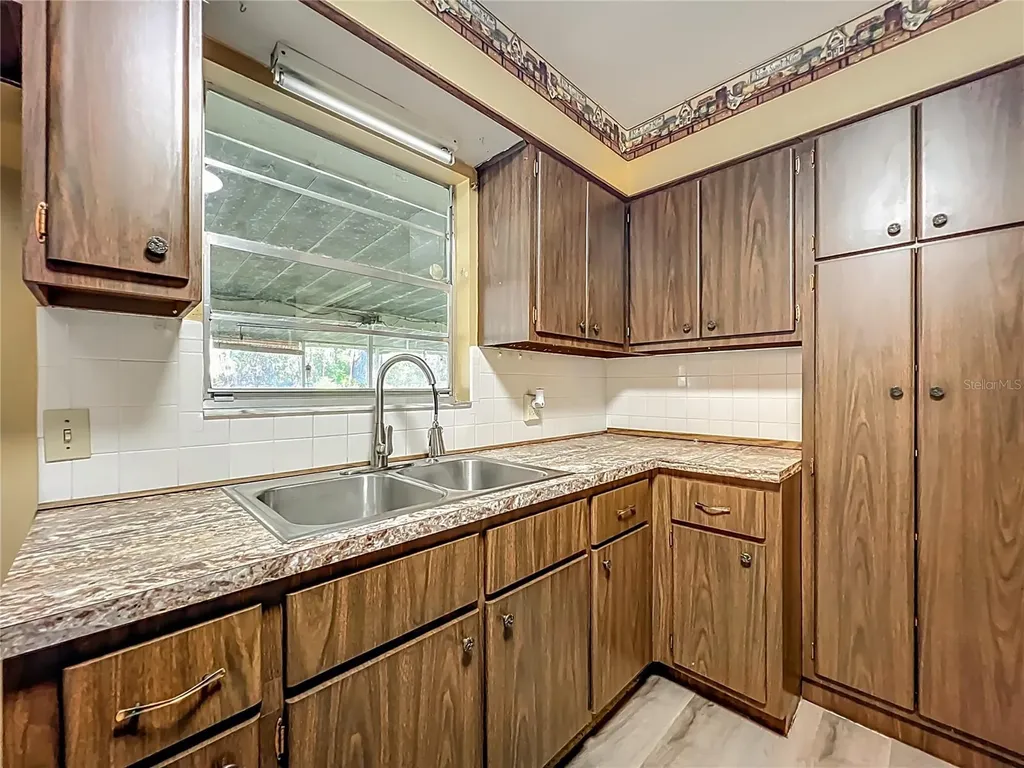 7802 Mizell Street Coleman FL 33521