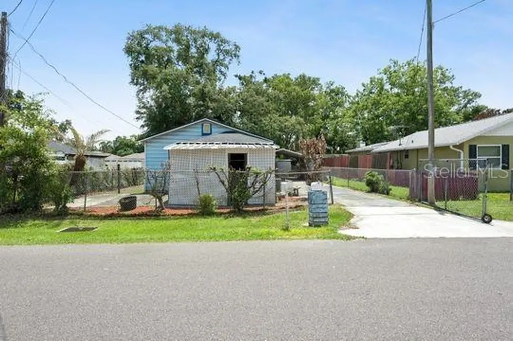 132 Pine Street Orlando FL 32824