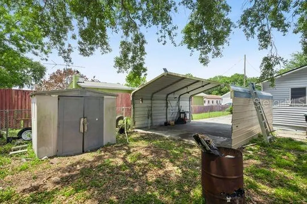 132 Pine Street Orlando FL 32824