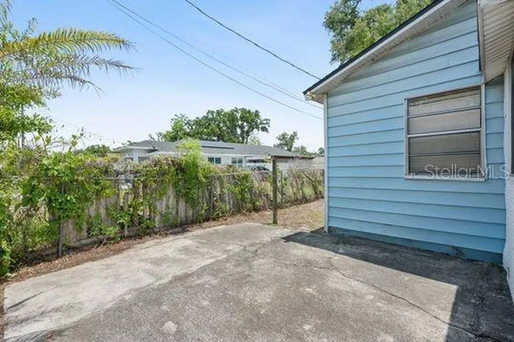 132 Pine Street Orlando FL 32824