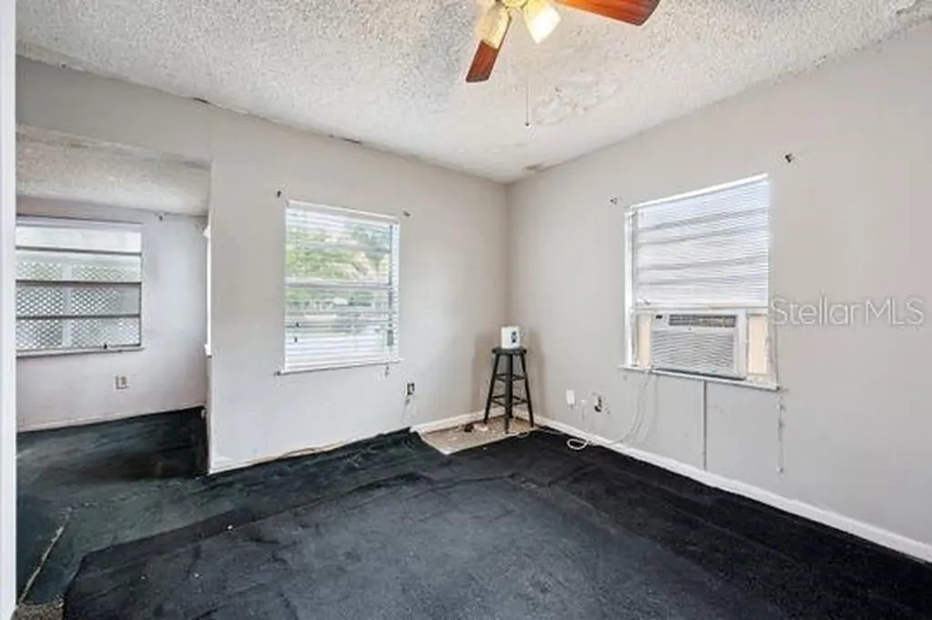 132 Pine Street Orlando FL 32824