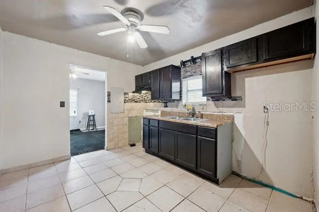132 Pine Street Orlando FL 32824