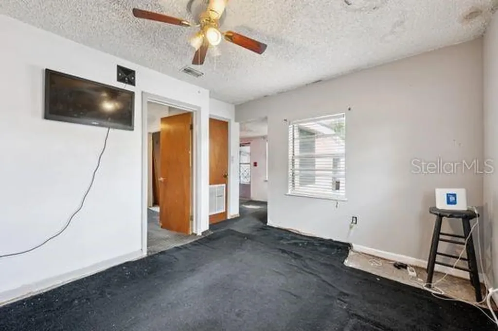 132 Pine Street Orlando FL 32824