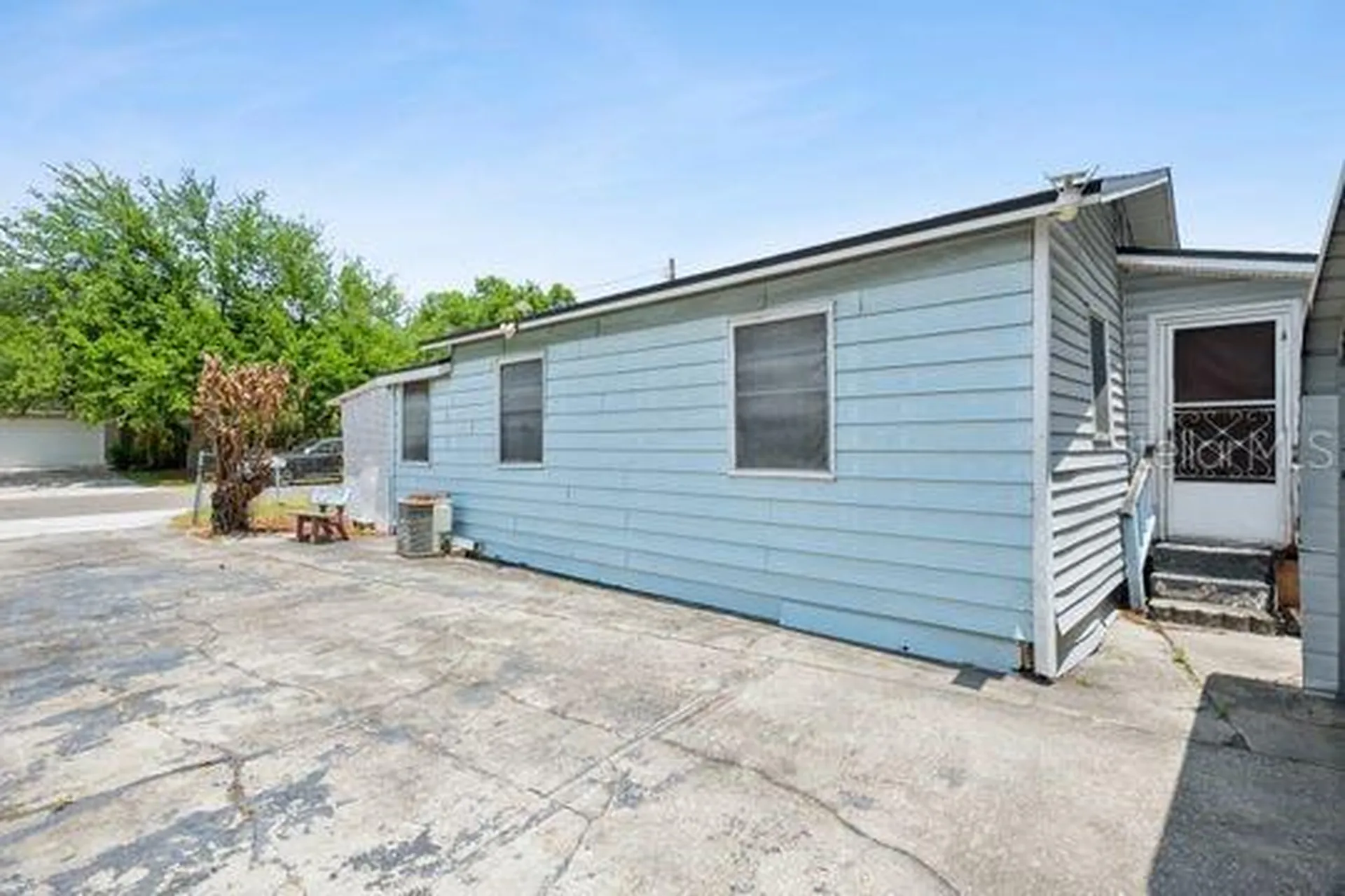 132 Pine Street Orlando FL 32824