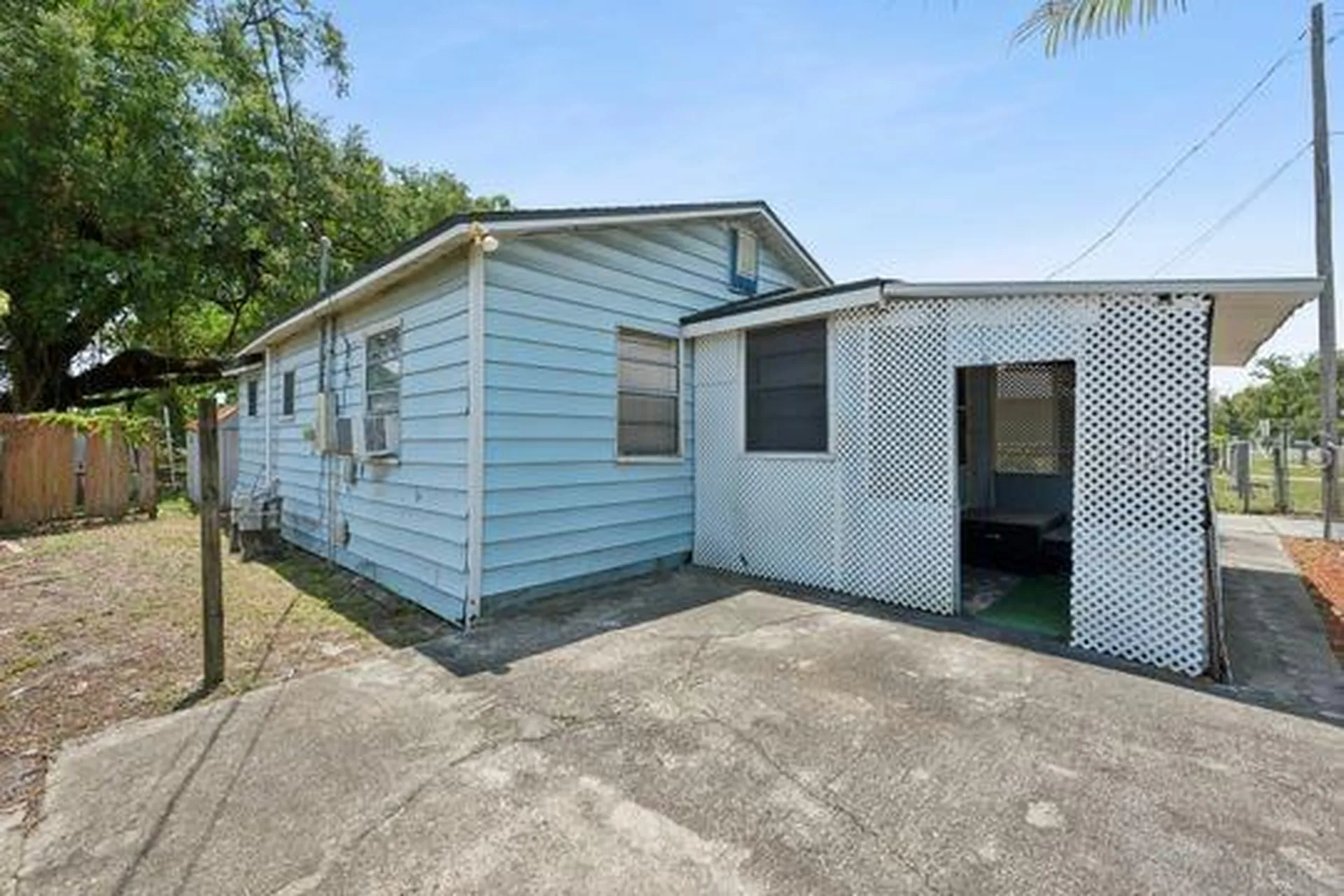 132 Pine Street Orlando FL 32824