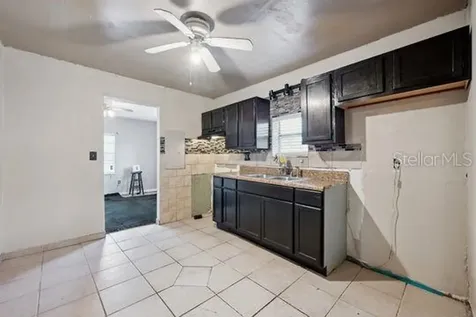 132 Pine Street Orlando FL 32824