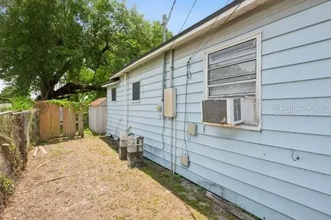 132 Pine Street Orlando FL 32824