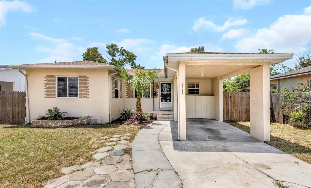 3200 33rd Avenue N St Petersburg FL 33713