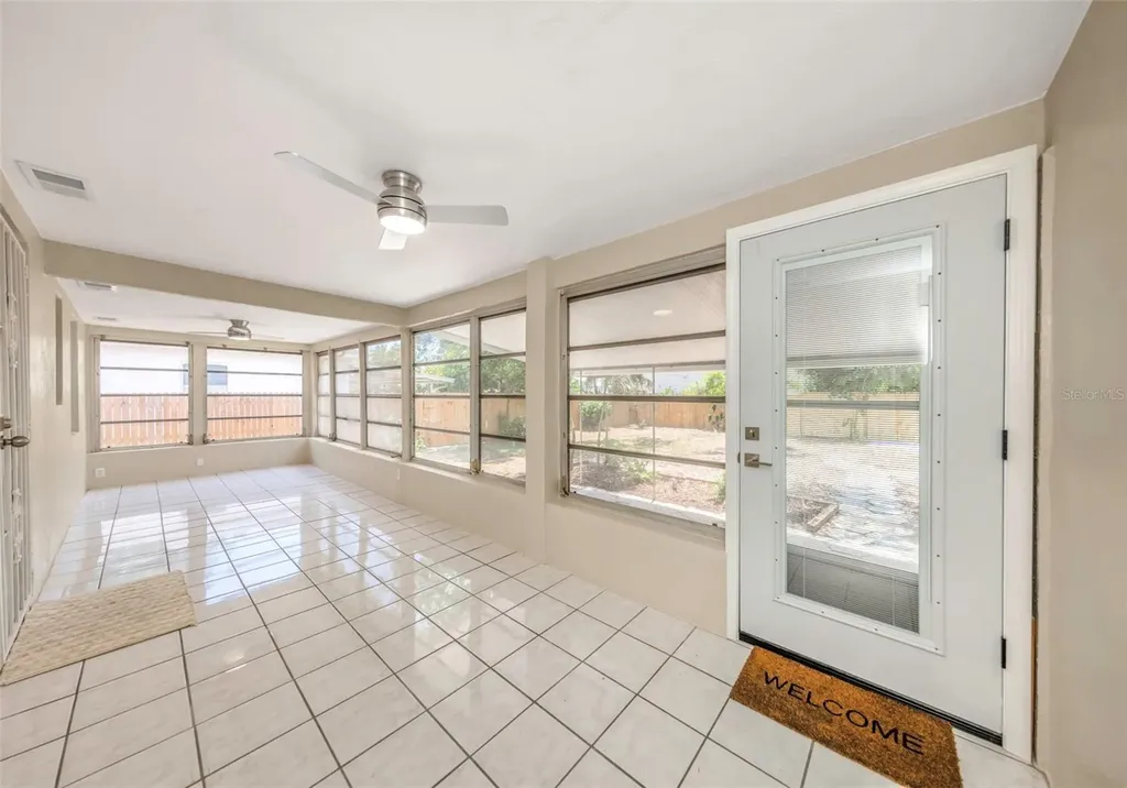 3200 33rd Avenue N St Petersburg FL 33713