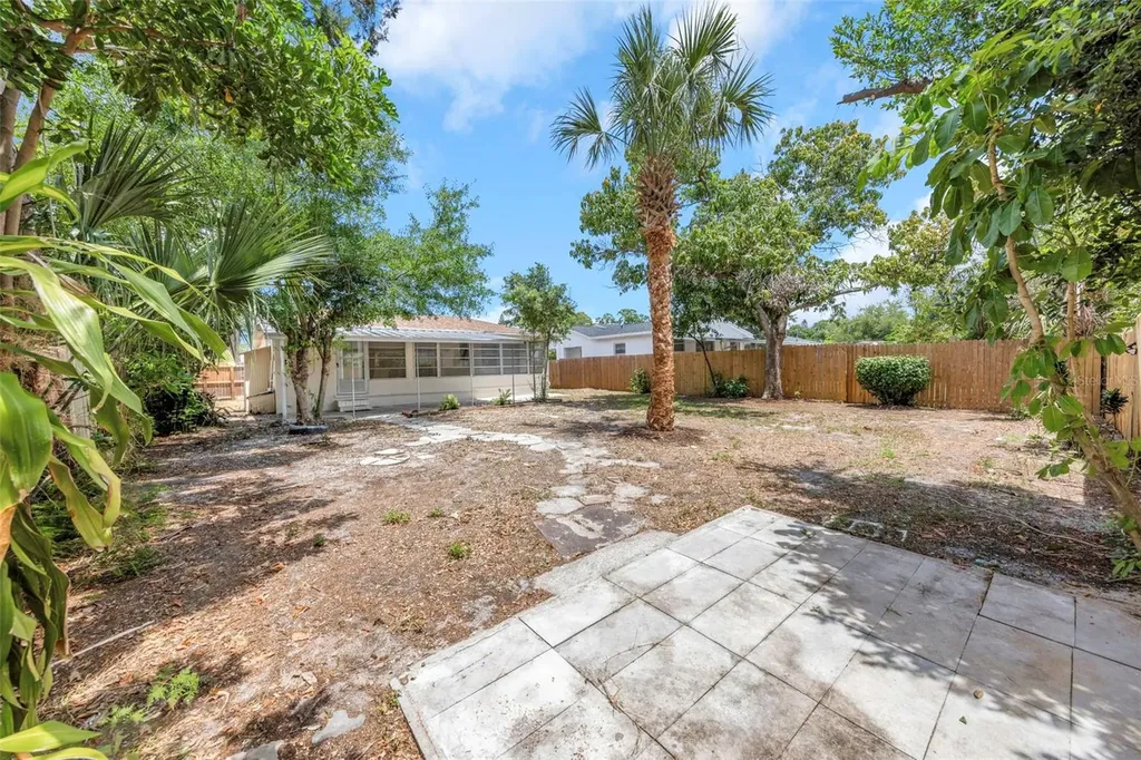 3200 33rd Avenue N St Petersburg FL 33713