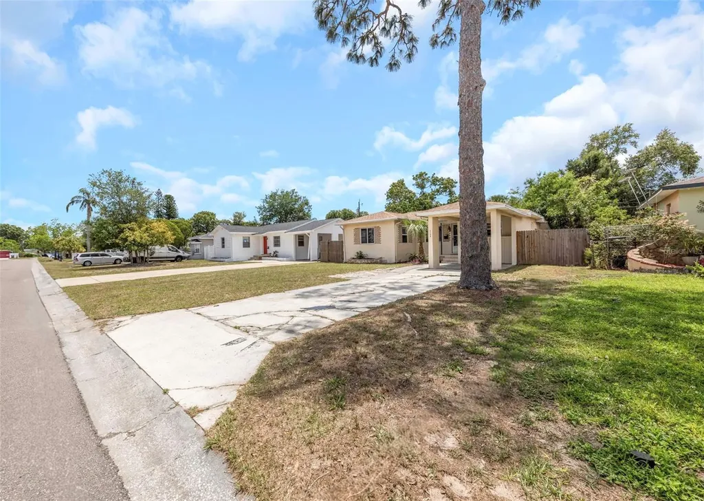 3200 33rd Avenue N St Petersburg FL 33713