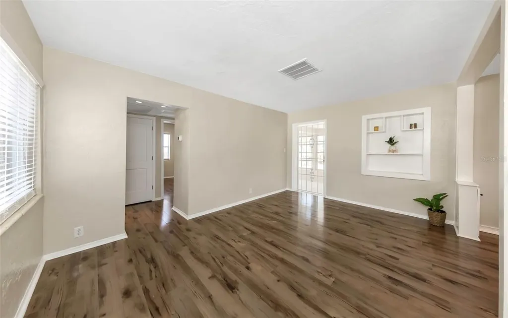 3200 33rd Avenue N St Petersburg FL 33713