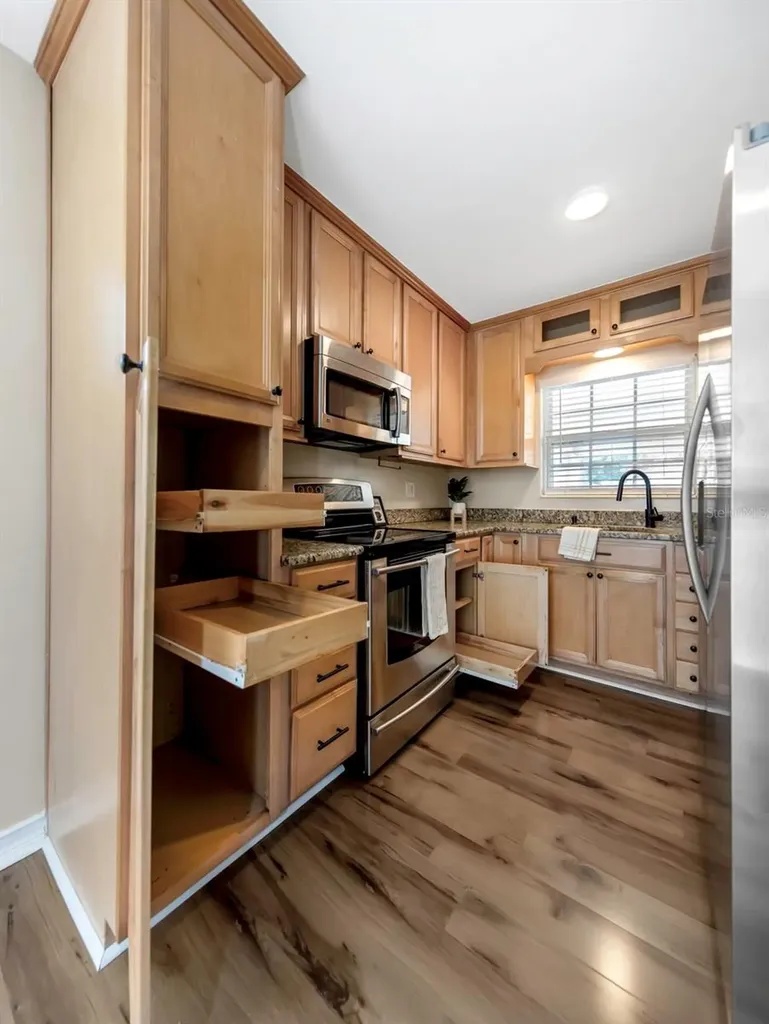 3200 33rd Avenue N St Petersburg FL 33713