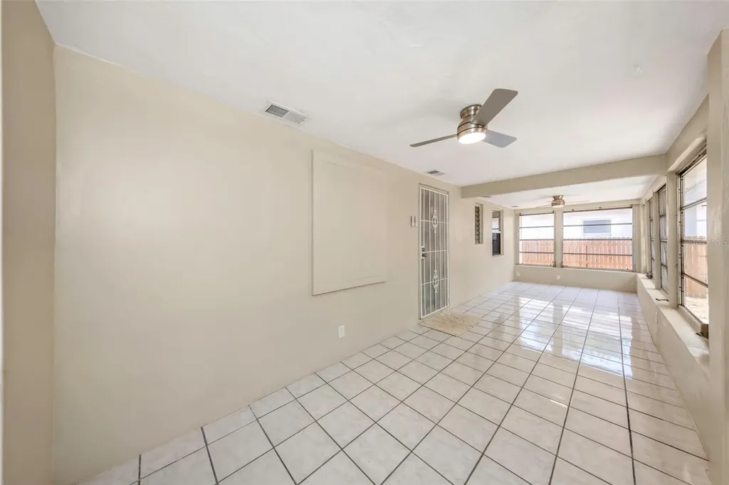 3200 33rd Avenue N St Petersburg FL 33713