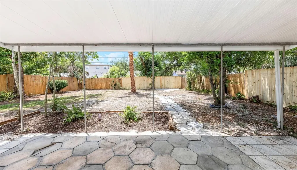 3200 33rd Avenue N St Petersburg FL 33713