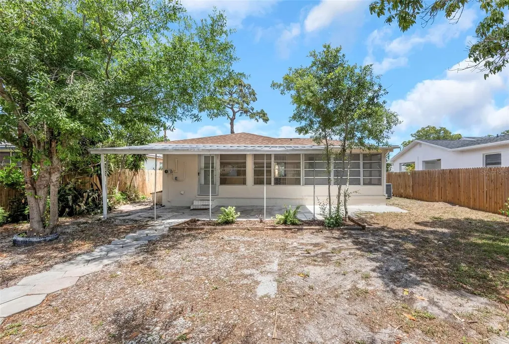3200 33rd Avenue N St Petersburg FL 33713