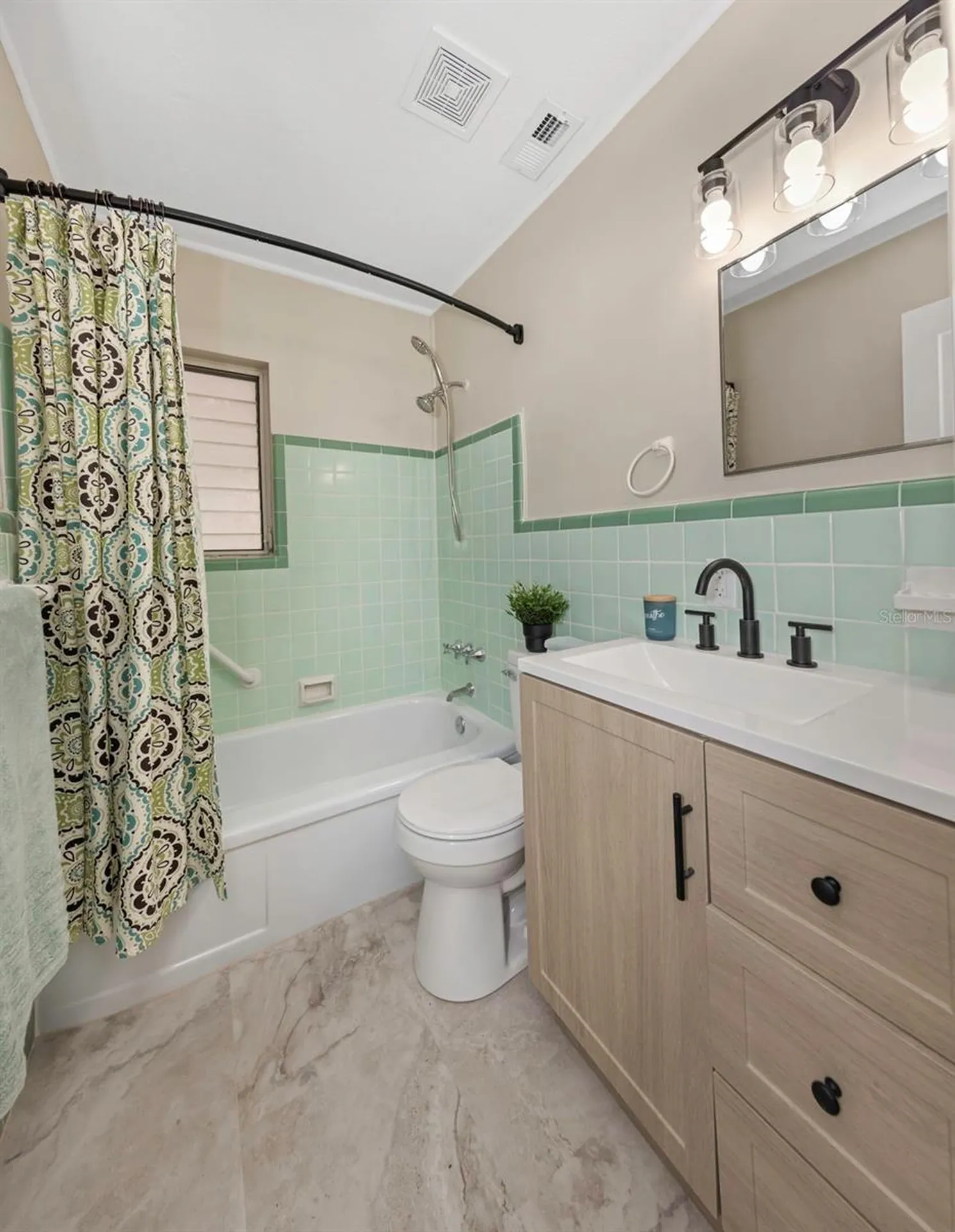 3200 33rd Avenue N St Petersburg FL 33713