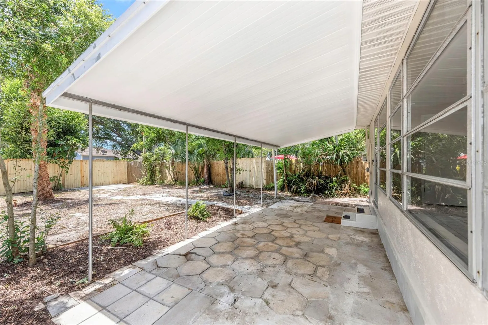 3200 33rd Avenue N St Petersburg FL 33713