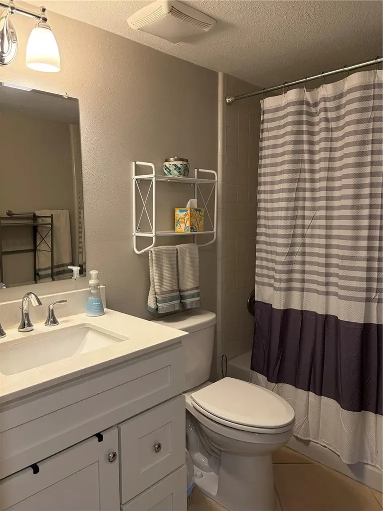 1225 Pine Ridge Circle W Tarpon Springs FL 34688