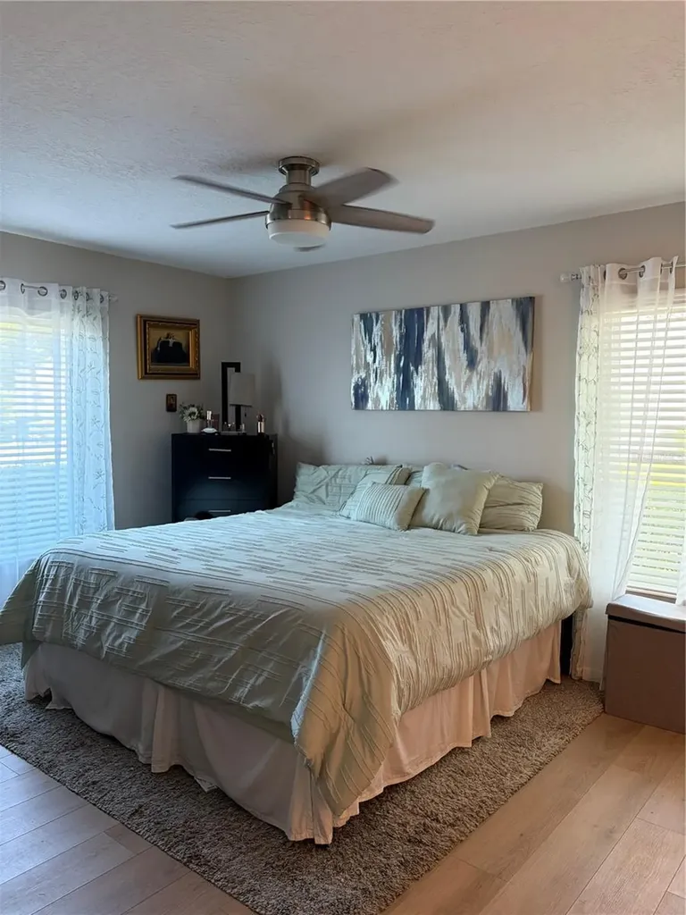 1225 Pine Ridge Circle W Tarpon Springs FL 34688