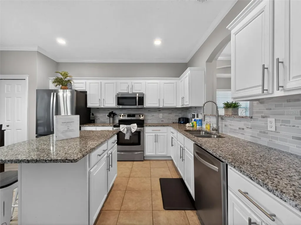 242 Solana Circle Davenport FL 33897