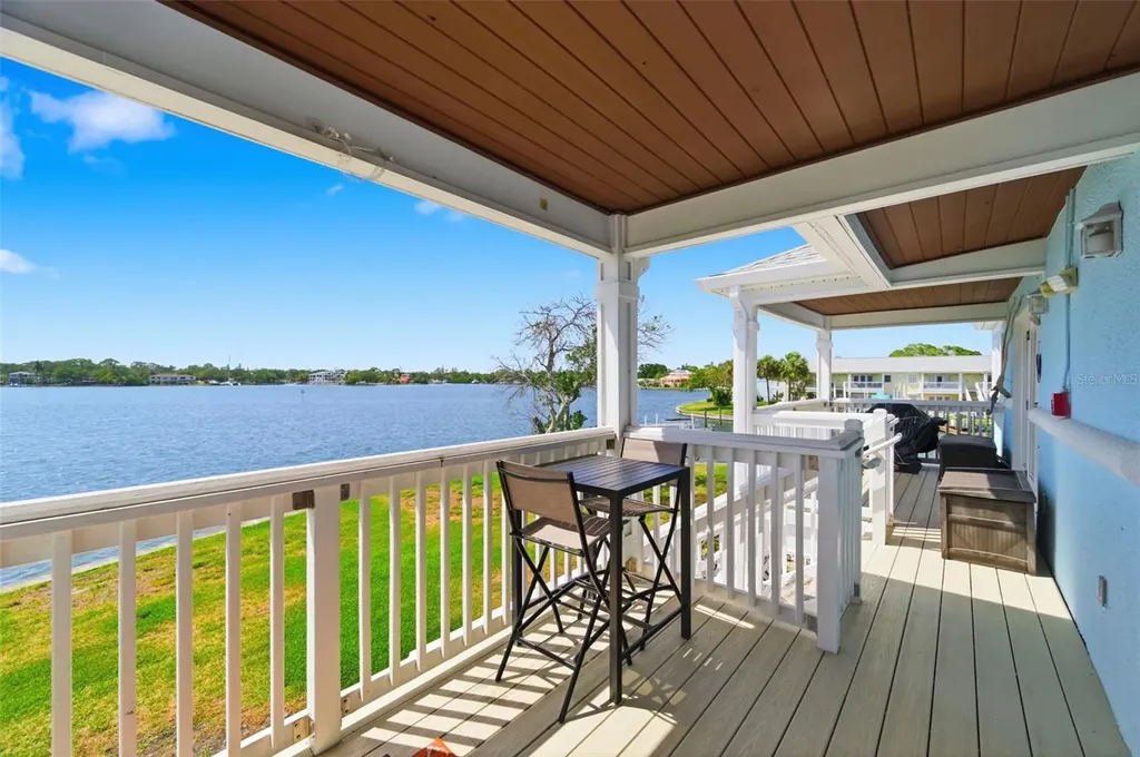 5107 Salmon Drive SE St Petersburg FL 33705