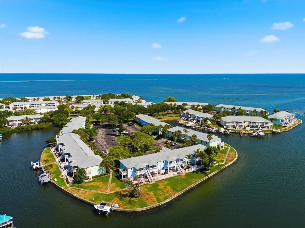 5107 Salmon Drive SE St Petersburg FL 33705