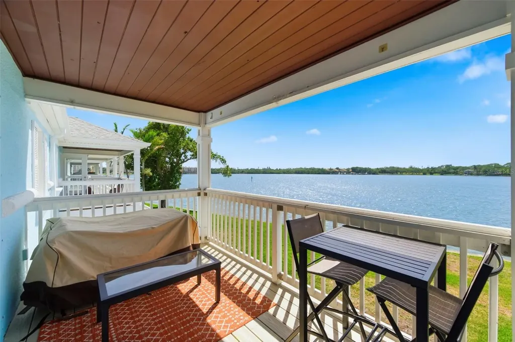 5107 Salmon Drive SE St Petersburg FL 33705