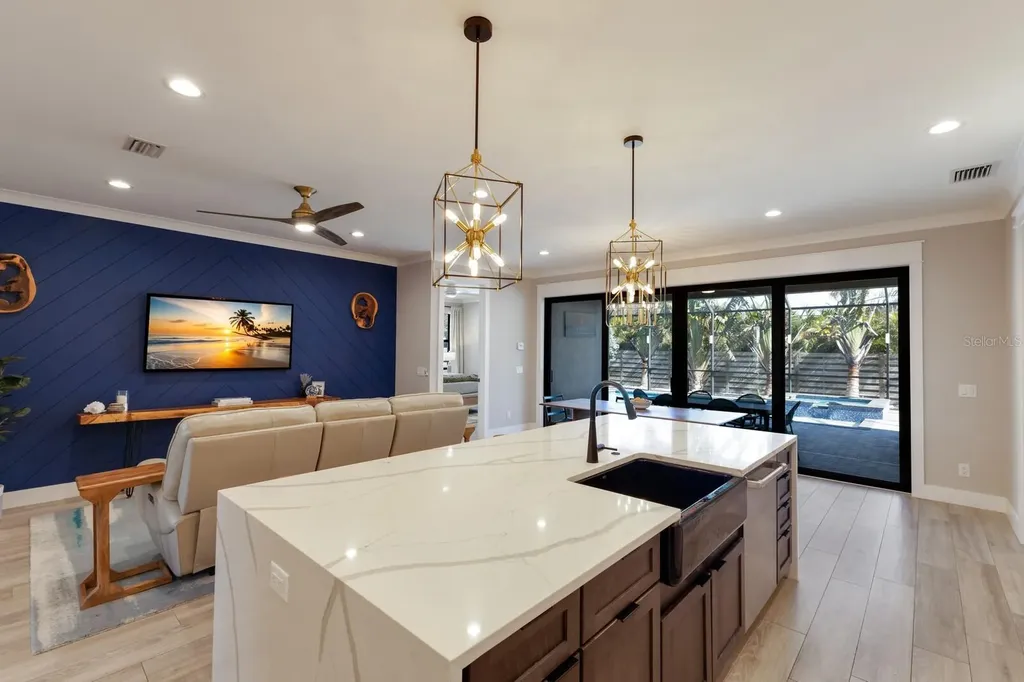2823 Marshall Drive Sarasota FL 34239