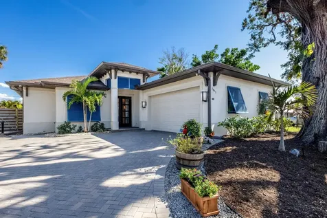 2823 Marshall Drive Sarasota FL 34239