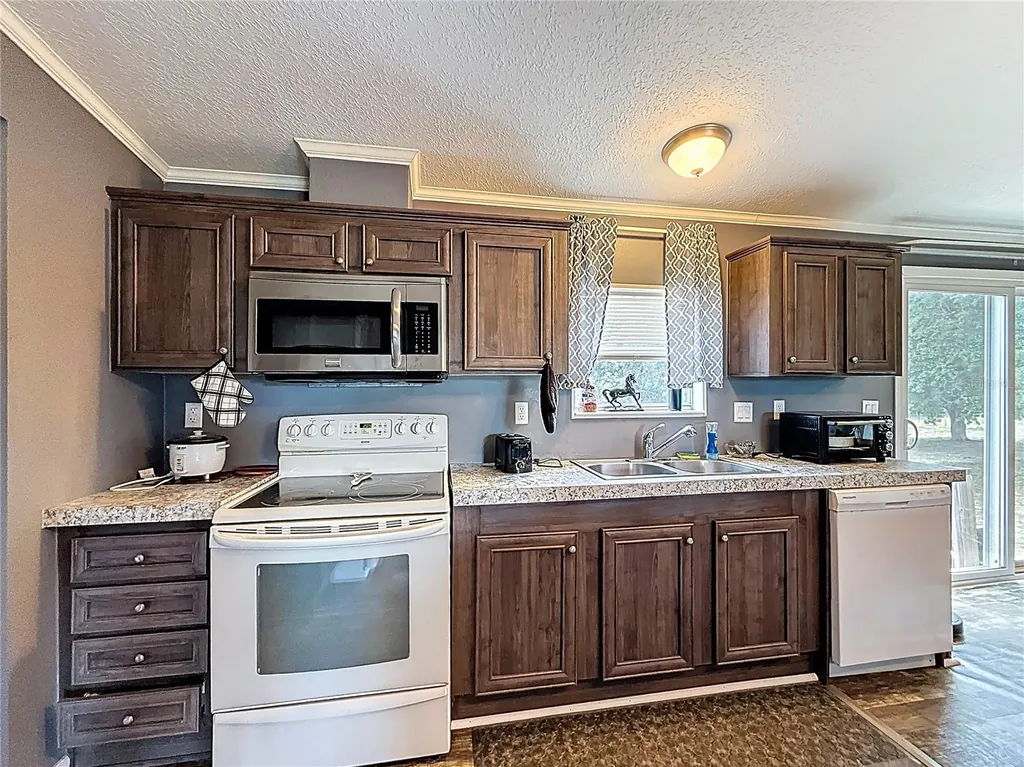 8108 Sergeant Pepper Drive Howey In The Hills FL 34737