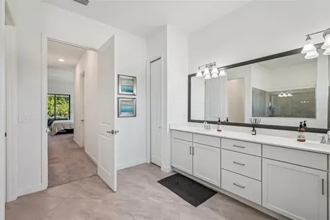 16309 Tradewind Terrace Lakewood Ranch FL 34211