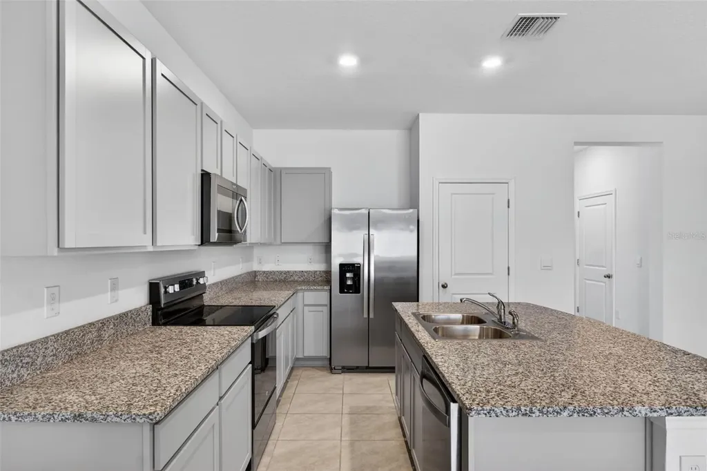 33105 Major Oak Drive Wesley Chapel FL 33545