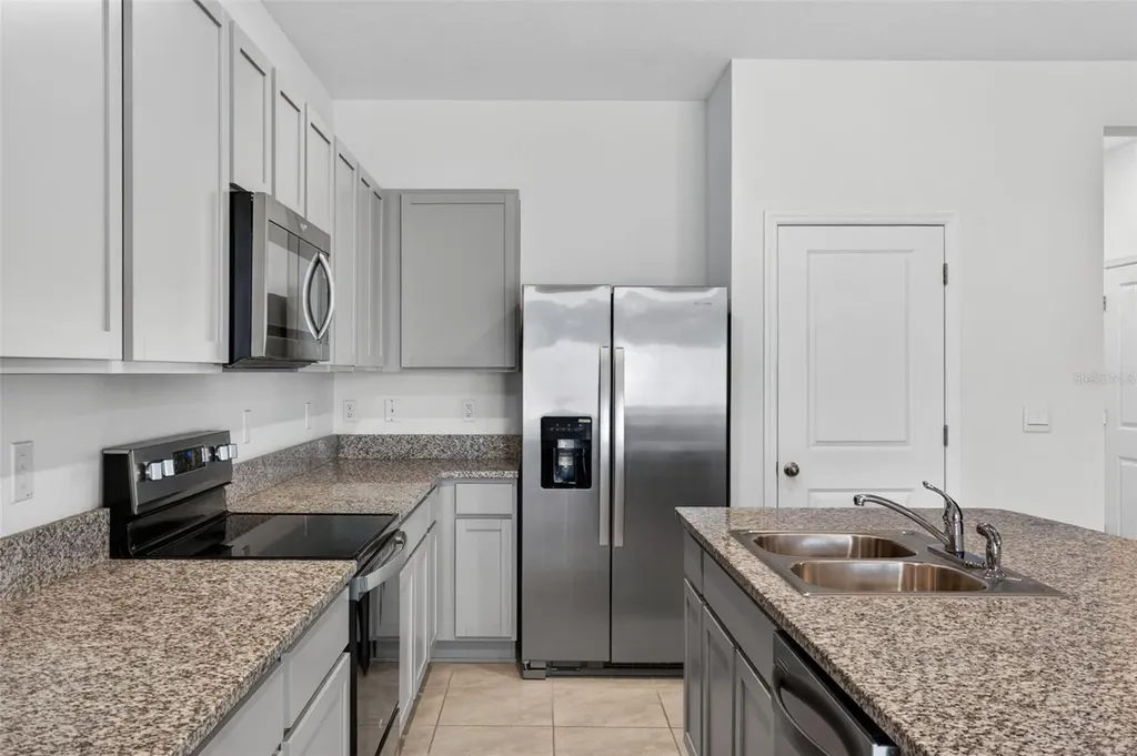 33105 Major Oak Drive Wesley Chapel FL 33545
