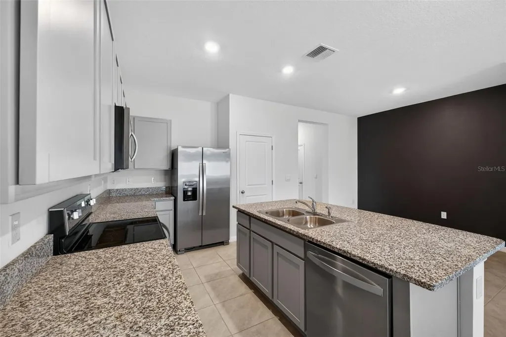 33105 Major Oak Drive Wesley Chapel FL 33545