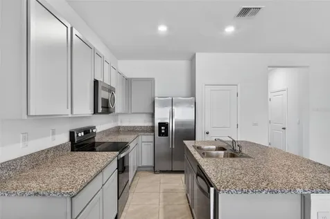 33105 Major Oak Drive Wesley Chapel FL 33545