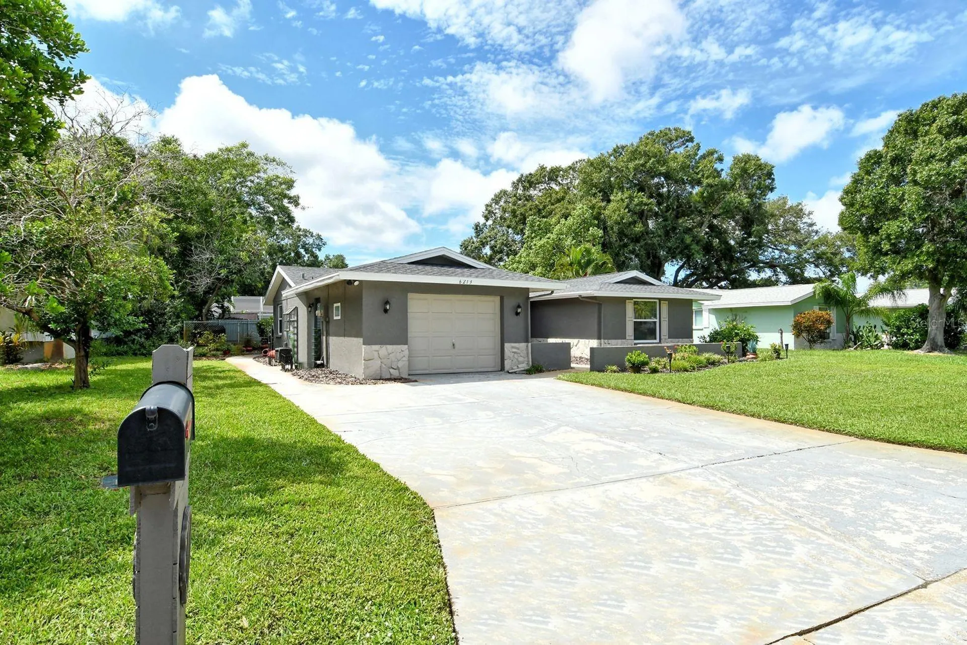 6213 34th Avenue W Bradenton FL 34209