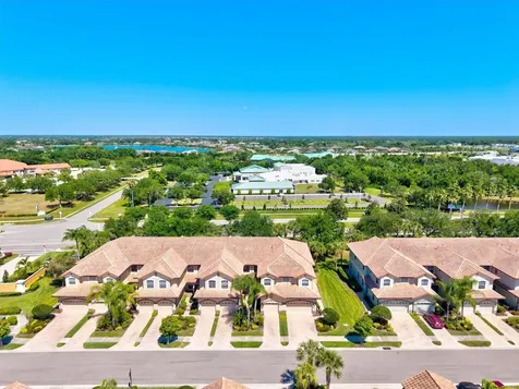 8227 Miramar Way Lakewood Ranch FL 34202