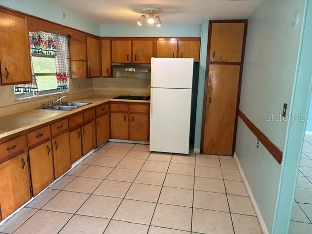 5441 6th Street Zephyrhills FL 33542