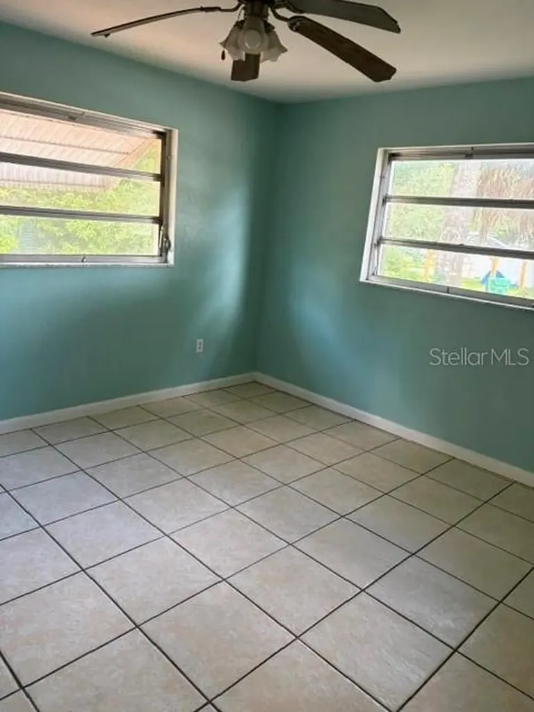 5441 6th Street Zephyrhills FL 33542