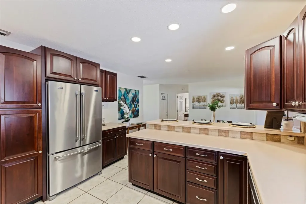 6477 33rd Avenue N St Petersburg FL 33710