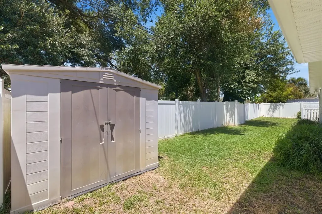 6477 33rd Avenue N St Petersburg FL 33710