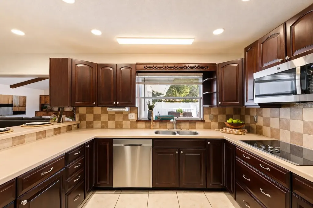 6477 33rd Avenue N St Petersburg FL 33710