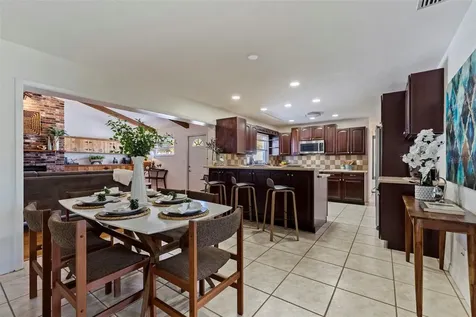 6477 33rd Avenue N St Petersburg FL 33710