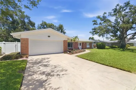 6477 33rd Avenue N St Petersburg FL 33710