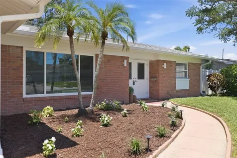 6477 33rd Avenue N St Petersburg FL 33710