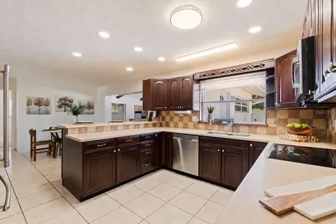6477 33rd Avenue N St Petersburg FL 33710