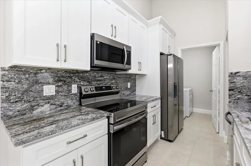 2504 Grassy Point Drive Lake Mary FL 32746