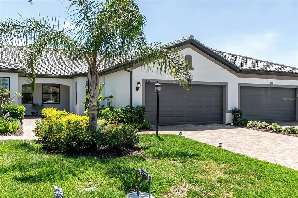 7660 Summerland Cove Bradenton FL 34202